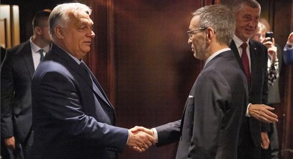 Orbán Viktor Herbert Kickllel és Andrej Babissal tárgyalt Bécsben