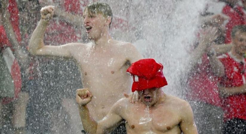 Harmadszor szakított félbe mostoha időjárás egy Eb-meccset, a dán szurkolókat nem érdekelte az eső (videó)