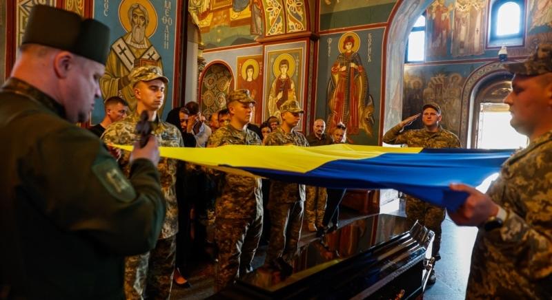 Eltemették a hős ukrán pilótát, aki megalapozta „Kijev szellemének” legendáját