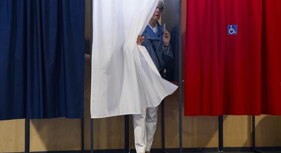 Rekordmagas a választási részvétel Franciaországban az előrehozott parlamenti választásokon