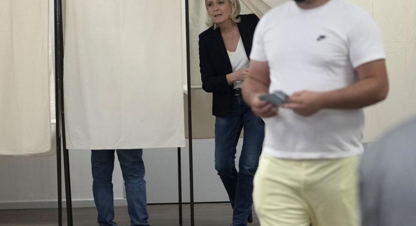 Véget ért a szavazás Franciaországban, Le Penék győzelmét mutatja az exit poll