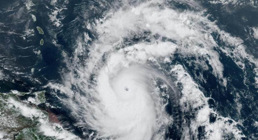 Veszélyes hurrikán közelít a Karib-tenger térsége felé, kiadták a figyelmeztetést