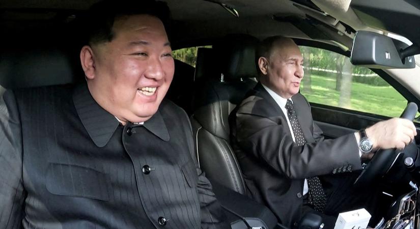 Nevetve kocsikázott Putyin és Kim Dzsongun Észak-Koreában