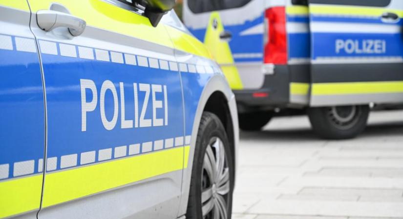 Savas folyadékkal öntötték le az egyik vendéget egy németországi kávézóban, többen megsérültek