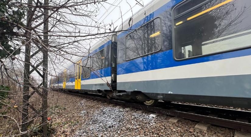 Leszakadt a felsővezeték: kimaradnak, késnek a vonatok Magyarországon - Íme a részletek
