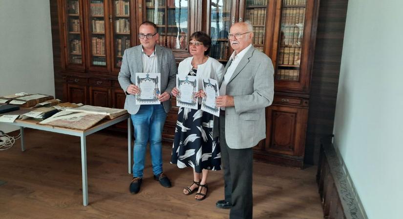 Három szerző vett át első díjat