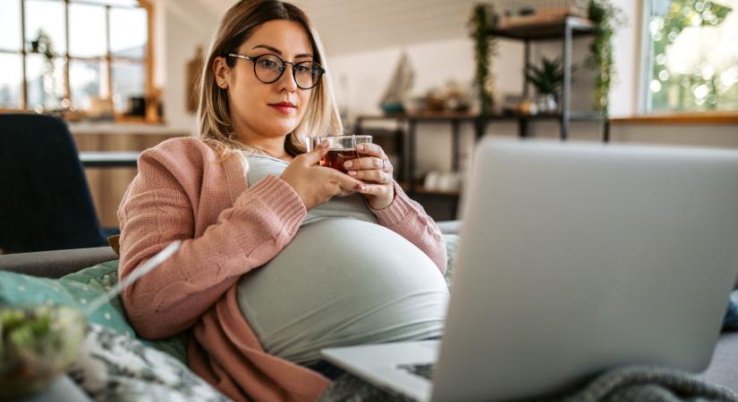 A “tökéletes” regeneráció és szülésélmények kavalkádja – így hat a közösségi média a kismamákra