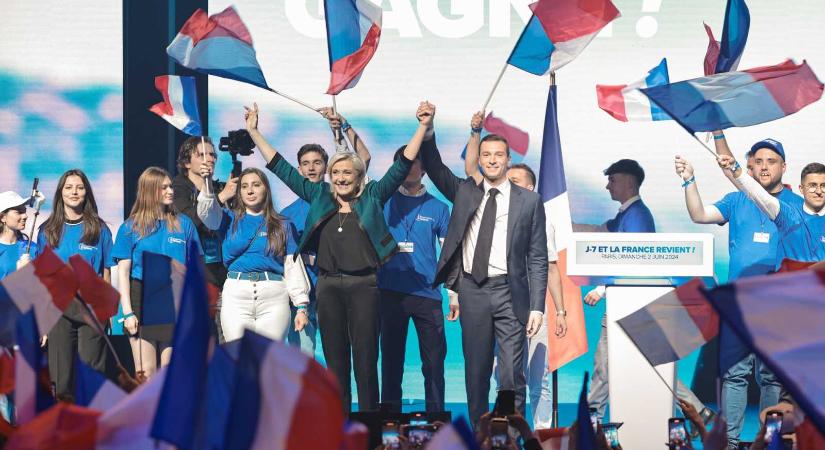 Magabiztosan vezet a jobboldali Nemzeti Tömörülés, a bukás szélén Macron