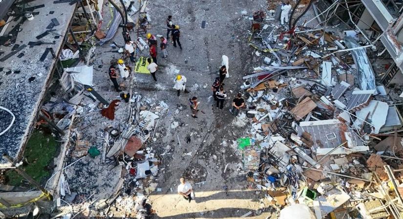 Felrobban tegy török étterem, sok a halott és a sebesült – videó