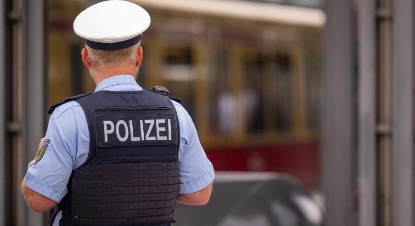 Lelőttek egy férfit, aki késsel támadt járőröző rendőrökre egy német vasútállomáson