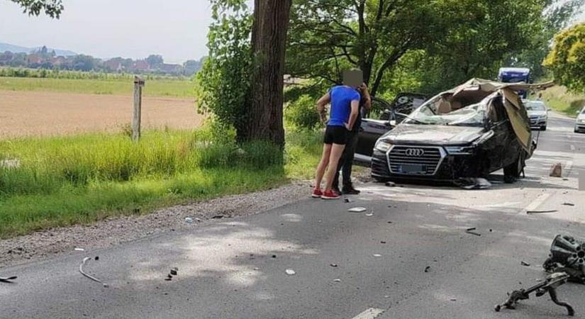 Mercedesnek ütközött egy szlovák rendszámú Audi Magyarországon, egy ember meghalt