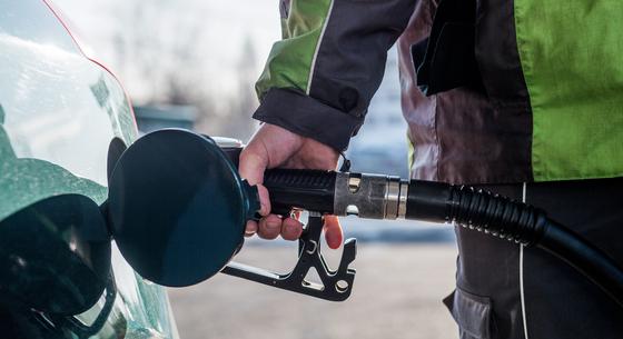 Hiába kért árcsökkentést a kormány, kedden tovább emelkednek az üzemanyagárak