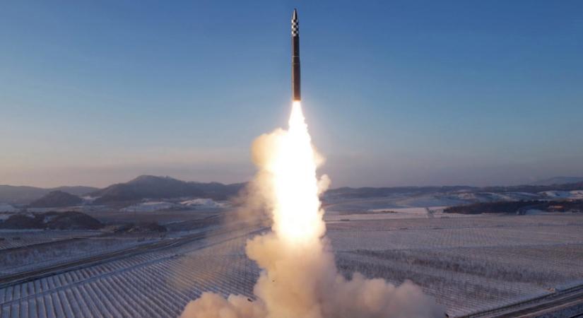 Dél-Korea: Észak-Korea két ballisztikus rakétát indított