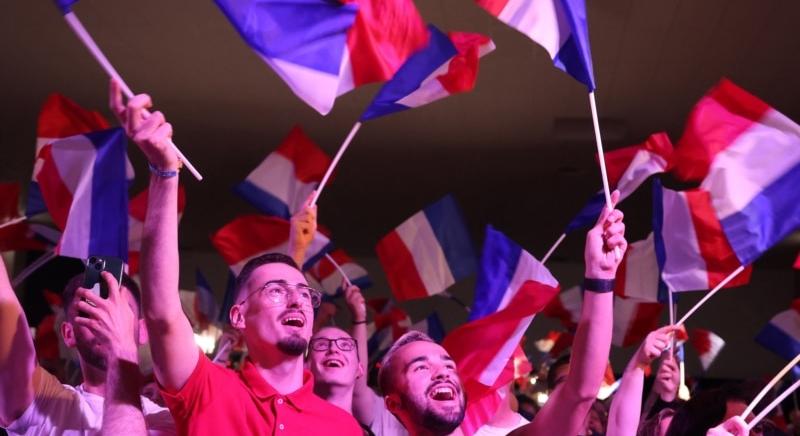 A francia választók jelentős előnyhöz juttatták a szélsőjobboldalt az első fordulóban