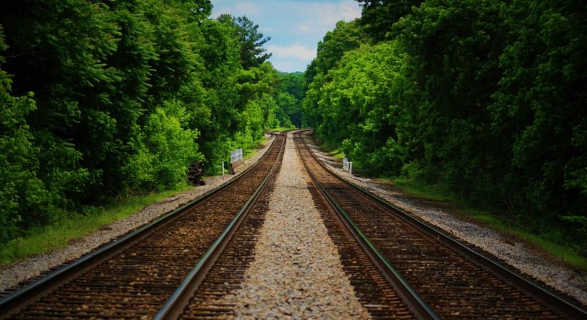 MÁV: pályafelújítások miatt több vasútvonalon is módosul a menetrend