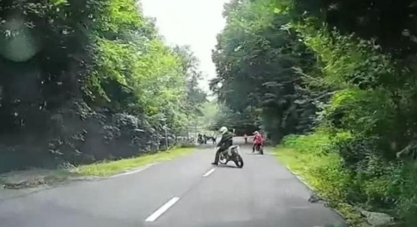 Látványosan meggondolták magukat a motorosok a Bükkben - videóval