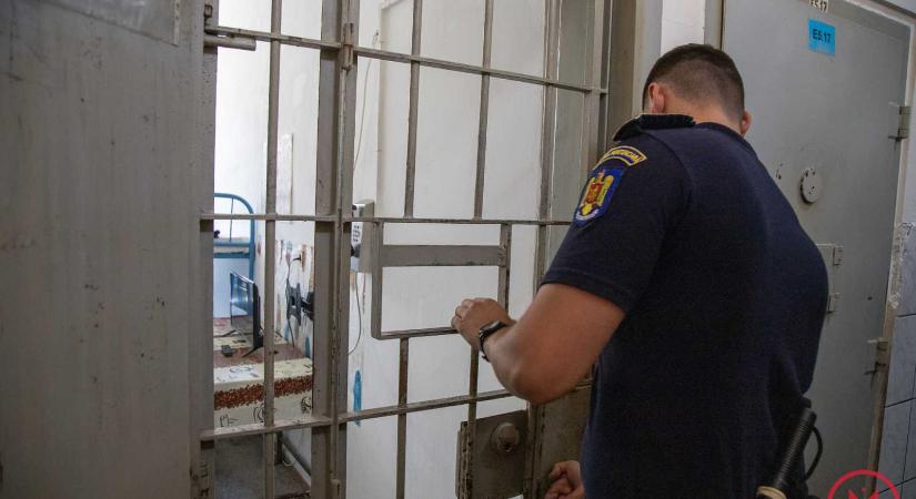 Jogerős: huszonhat év börtönbüntetést kapott a kanapéba rejtett halott kislány gyilkosa