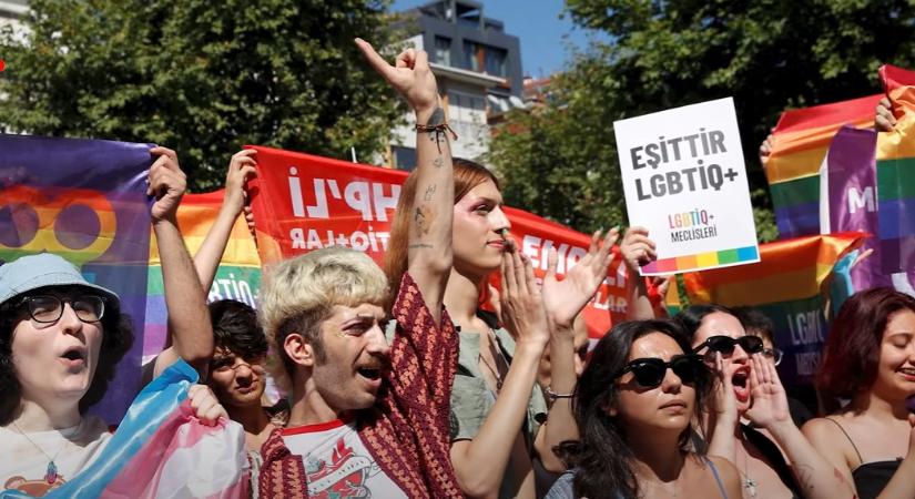 Több mint egy tucat embert letartóztattak az isztambuli pride-on