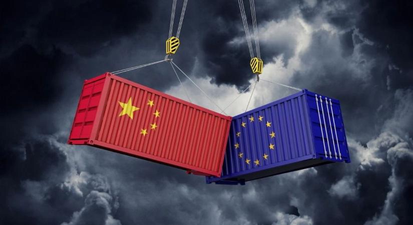 A francia választások és a kínai vámvita miatt aggódnak az európai cégek