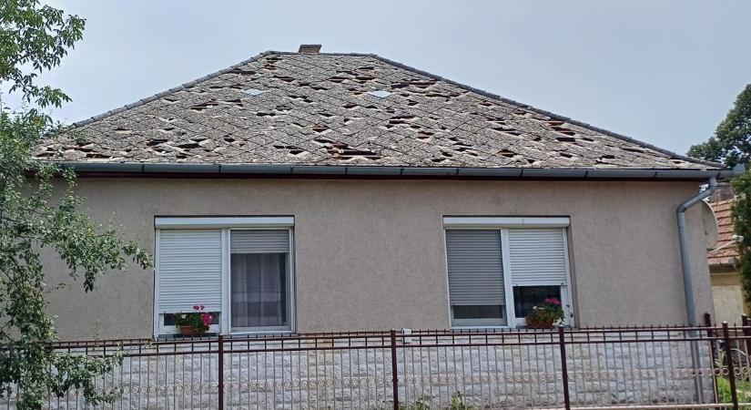 Döbbenetes fotók: öt család háza is lakhatatlanná vált a vihar miatt Bujon