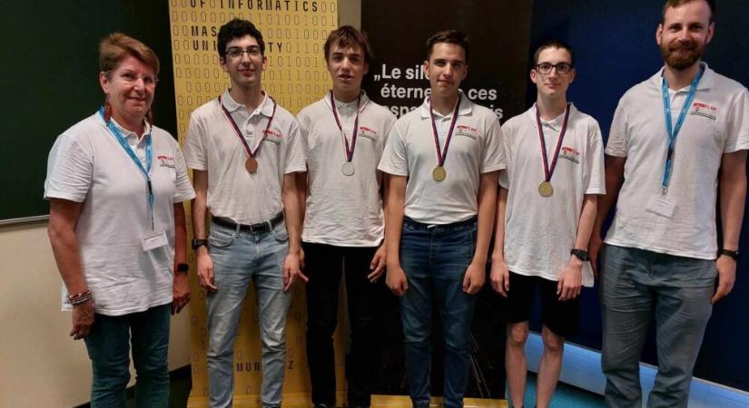 Eddigi legjobb eredményüket érték el a magyarok a Közép-Európai Informatikai Diákolimpián