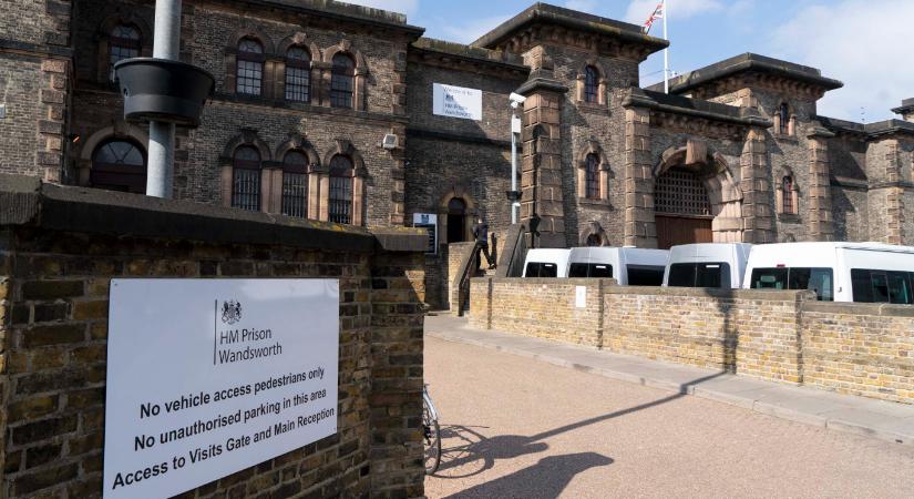 Bíróság elé került a női börtönőr, aki fogvatartottal szexelt Angliában