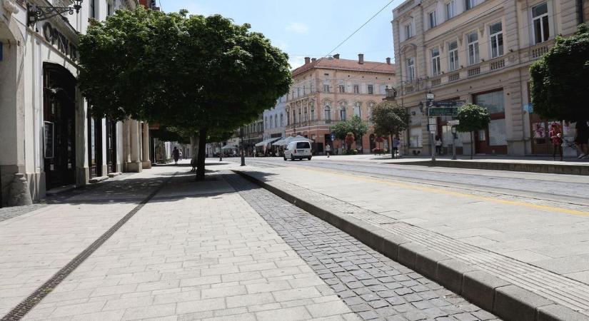 A közterületi padot hiányolják Miskolcon – fotókkal, videóval