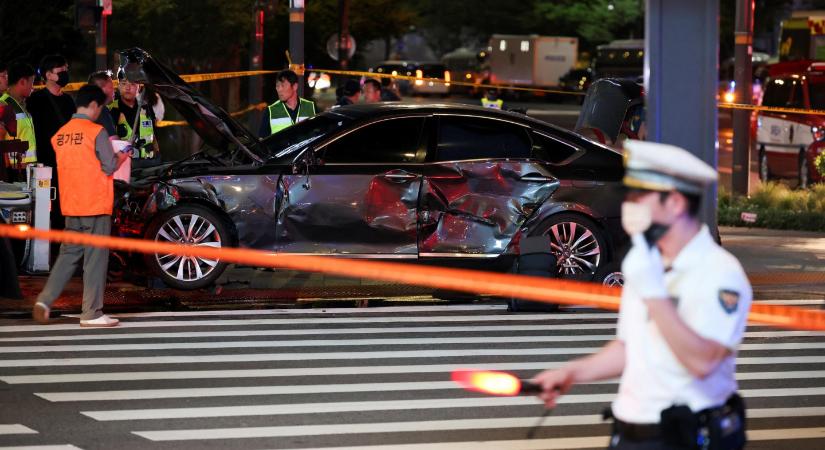 Kilenc embert gázolt halálra Szöulban a zebránál egyetlen autós