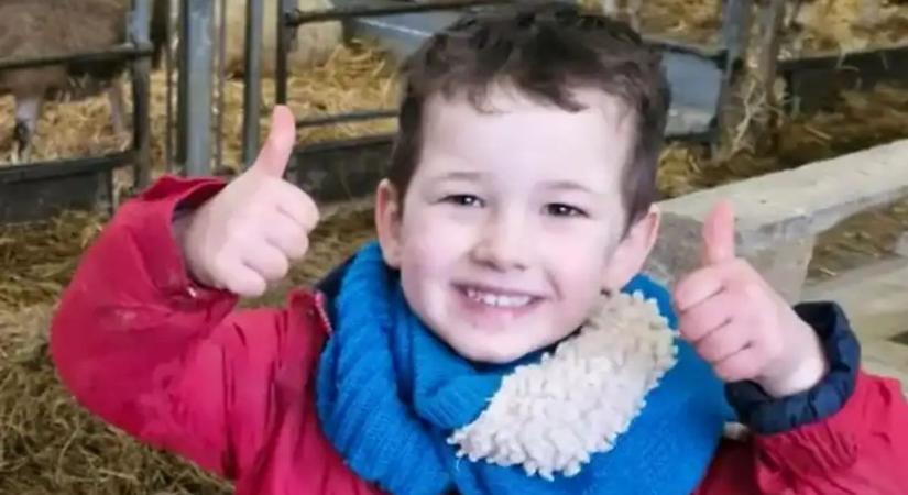 Egy 4 éves mosolygós fiút gyászol a családja: „Rövid életét a lehető legteljesebben élte”