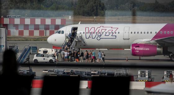 Hat órás csúszással indult el a Wizz Air gépe Lárnakára, de sok utast így is a reptéren hagytak