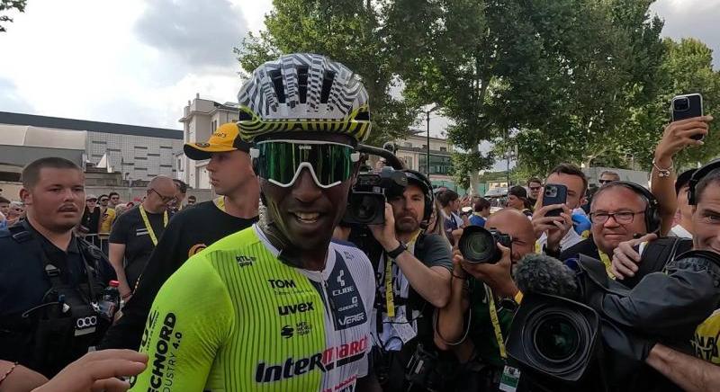 Országútis hírek külföldről: Girmay sikere Torinóban, Carapazra került a sárga trikó, egy komolyabb hegyi etap következik