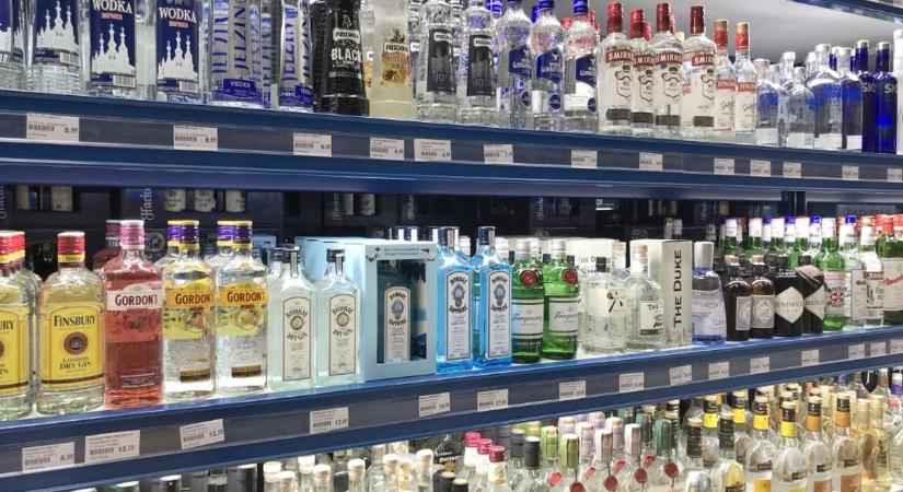 Gin, kémcsővel, nem tonikkal: a legnépszerűbb márkákat tesztelte a Nébih