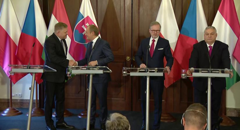 Lengyelország egy évre átvette a V4-ek soros elnökségét