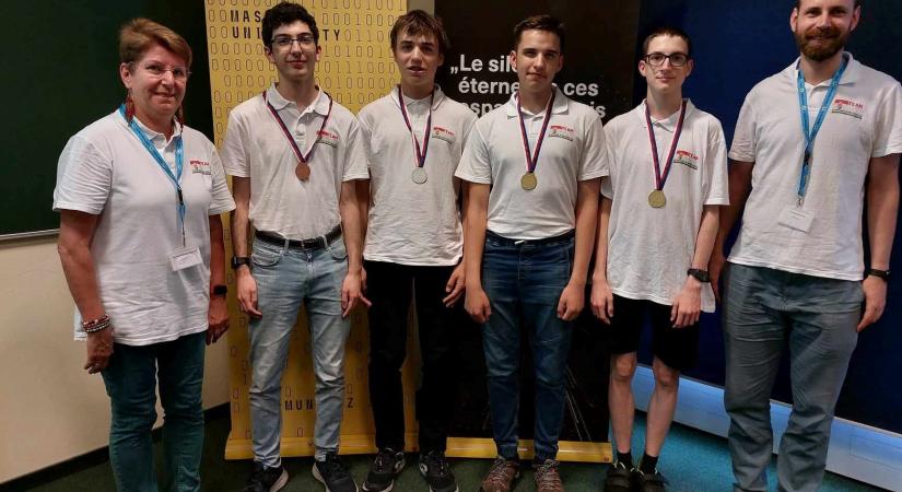 Két aranyérmet is szereztek a magyar diákok a Közép-Európai Informatikai Diákolimpián