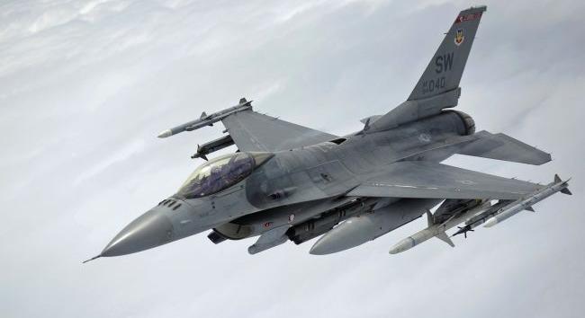 Hollandia engedélyezte 24 darab F–16-os vadászgép exportját Ukrajnába, az első gépek hamarosan megérkeznek