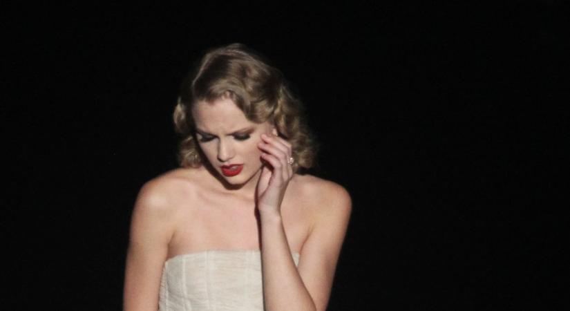 Taylor Swift azért nem volna jó példakép, mert 34 évesen hajadon és gyermektelen?