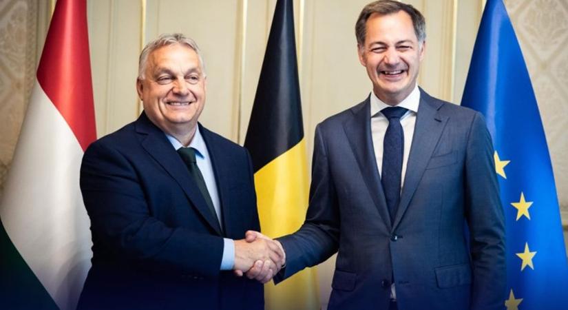 Orbán Viktor átvette az EU soros elnökségét Brüsszelben