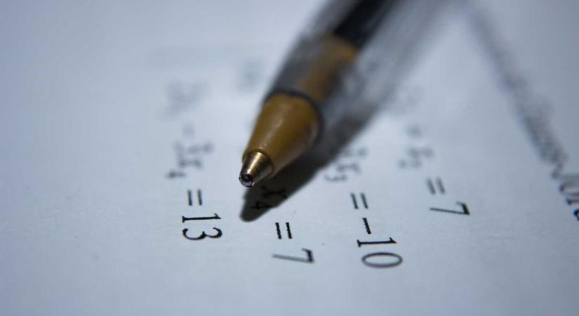 Matematika vizsga: nem volt nehéz a tétel, a korábbi évekhez képest egyszerűbb feladatokat kaptak a vizsgázók