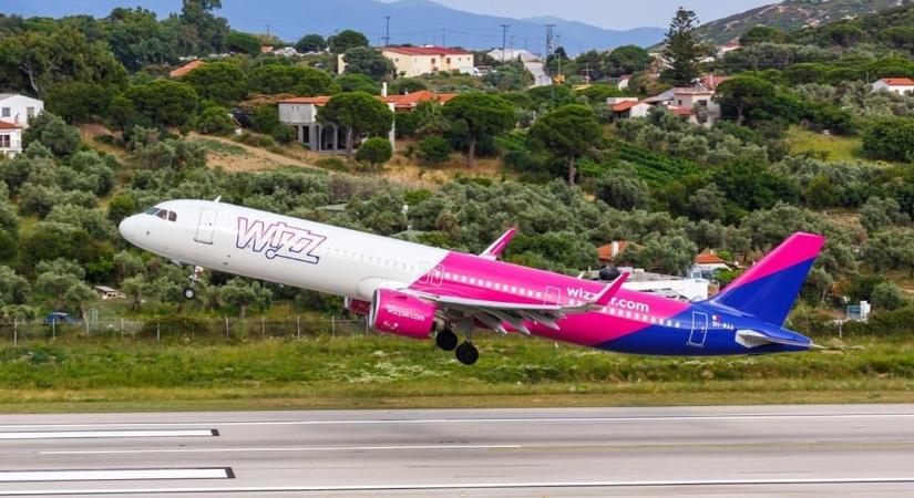 Megszólalt a Wizz Air: ezért késték le az utasok a gépet