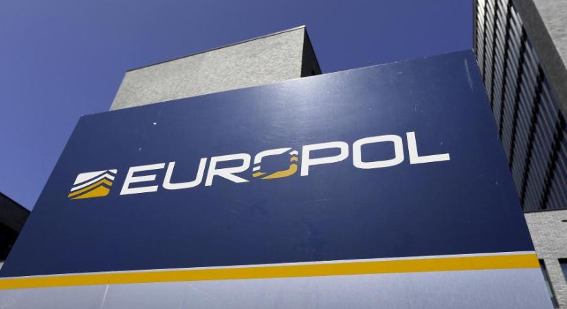 Kisgyermekek szexuális bántalmazását élőben közvetítő hálózatot számolt fel az Europol