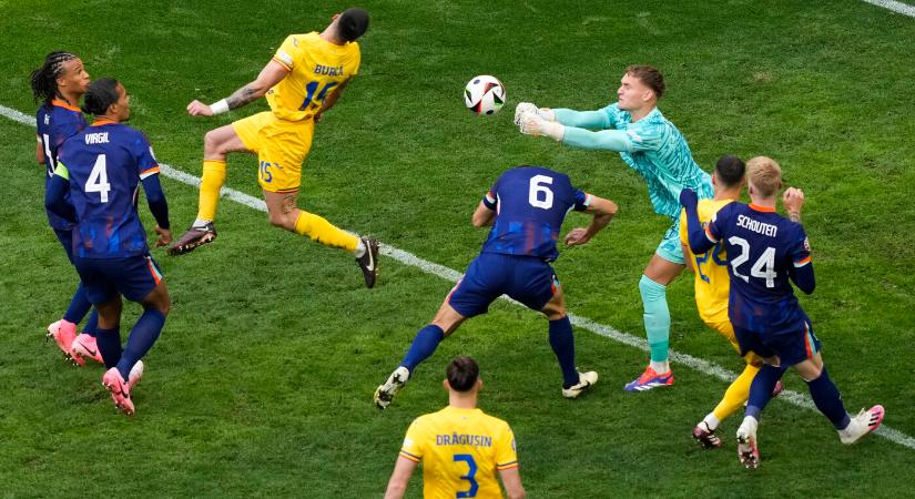 GYORSHÍR: Foci-Eb: Hollandia–Románia 3–0
