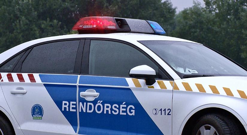Fának csapódott egy autó Berettyóújfalu közelében