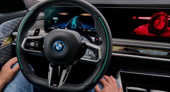Akár netflixezhet is menet közben a sofőr az új BMW-kben