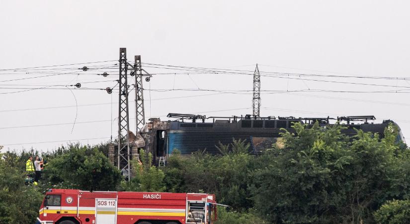 Deník N: Az okozta az érsekújvári vonatbalesetet, hogy elfelejtették visszakapcsolni a sorompót
