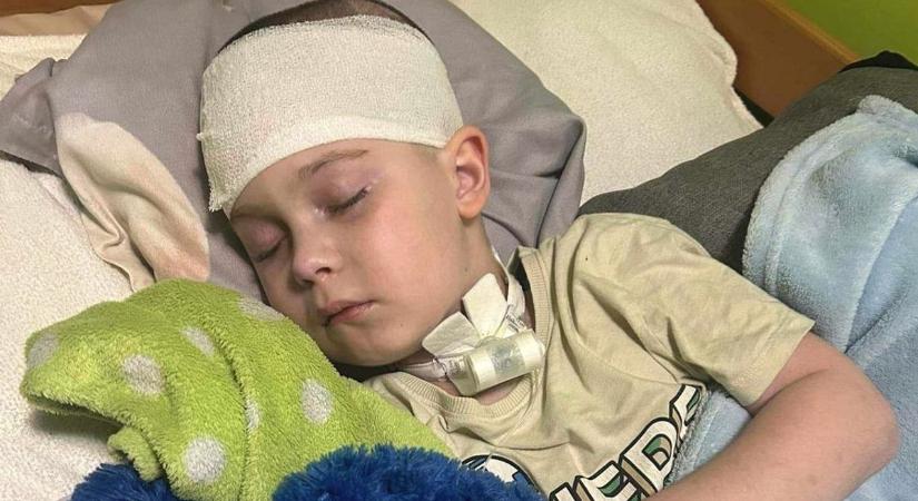 Agyvelőgyulladást kapott az ágasegyházi kisfiú, összefognak a család megsegítésére