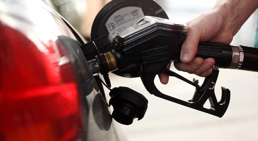 Nagyon drága a benzin, a kormány ismét elégedetlen