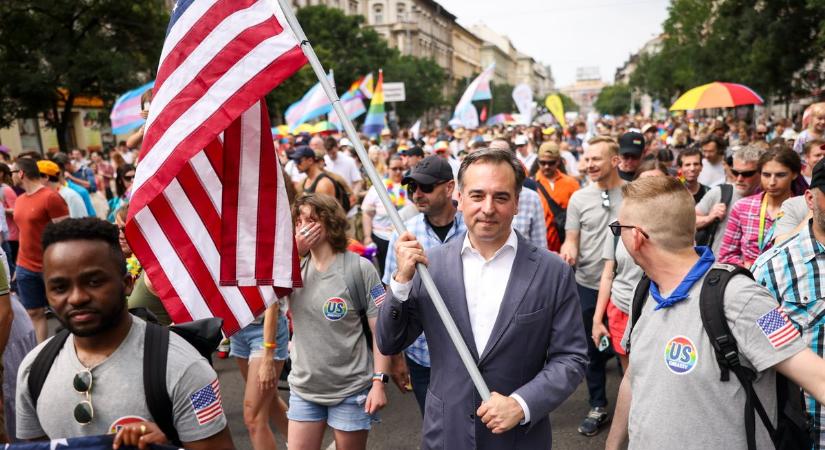 Pressman a magyar miniszterelnököt támadja, miközben Orbán Viktor a békéért küzd