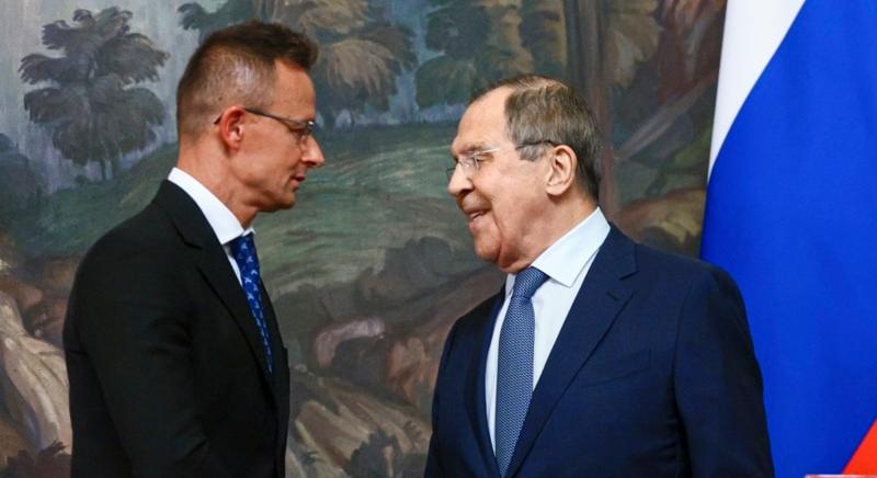 Oroszország bejelentette, hogy Szijjártó velük egyeztetett, amíg Orbán Kijevben tárgyalt