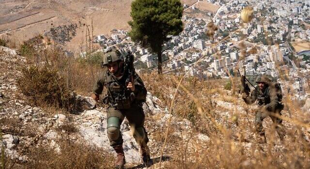 Az izraeli hadsereg pokolgépet telepítő palesztinokat semmisített meg