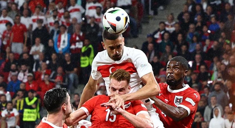 Az Eb legnagyobb védése és szurkolói botrány a török-osztrák meccsen